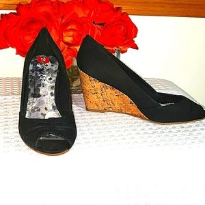 NWOT Rampage Women Kayson Pump Cork Wedge Black Canvas in Size 10M